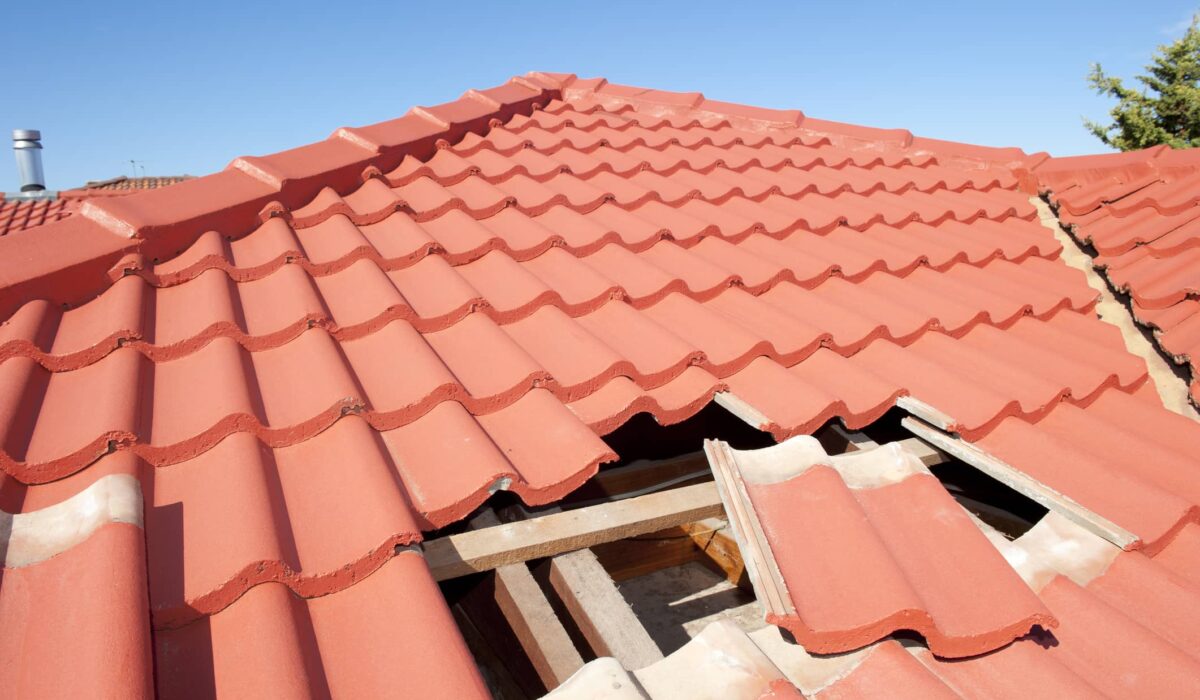 Emergency Roofing Repairs: What to Do When Disaster Strikes