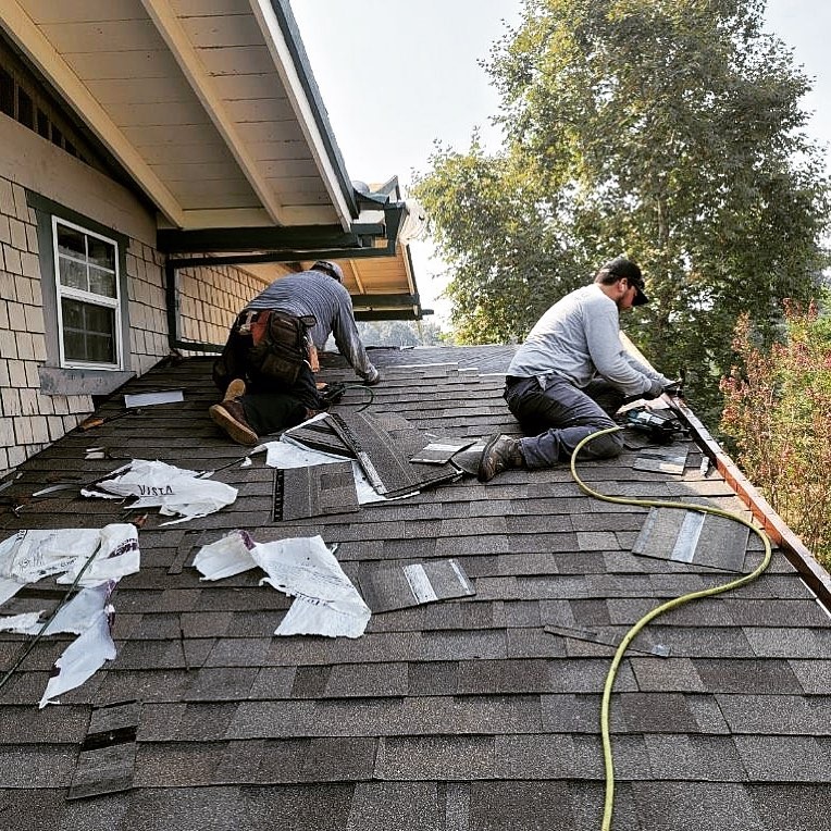 J & J Roofing expands its range of roofing services, serving both residential and commercial clients. The team grows to over 30 skilled personnel, ensuring top-tier expertise.